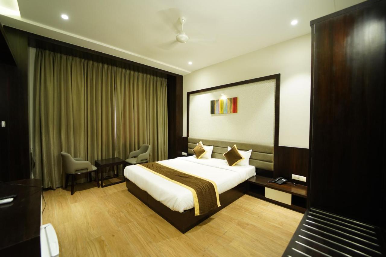 Hotel The Royal Inn Baramati Exterior foto